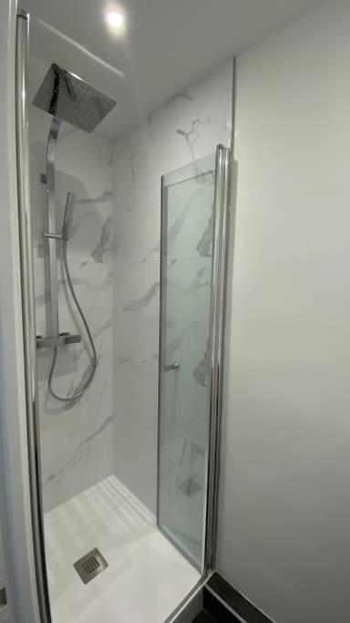 2-Bedroom Apartment For 4 People Near The Beach 멜리몽-플라주 외부 사진